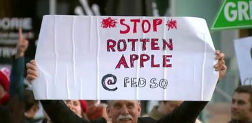 上百人在联邦广场上发起抗议 反对在联邦广场建立苹果旗舰店